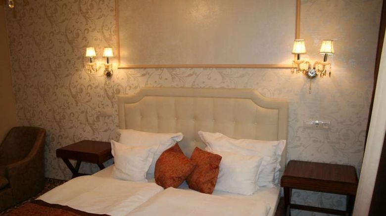 <b>Hotel Capitulum Room</b>. Images powered by <a href="https://iceportal.shijigroup.com/" title="IcePortal" target="_blank">IcePortal</a>.