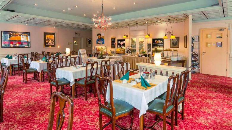 <b>Retro-Art-Hotel Luenen Restaurant</b>. Images powered by <a href="https://iceportal.shijigroup.com/" title="IcePortal" target="_blank">IcePortal</a>.