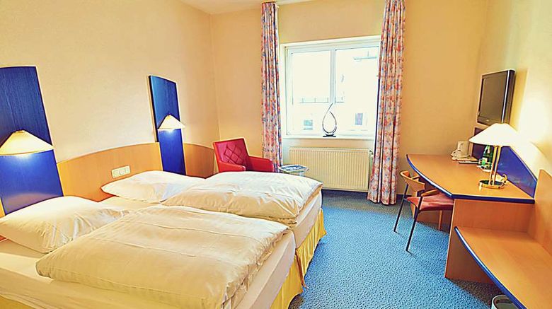 <b>Retro-Art-Hotel Luenen Room</b>. Images powered by <a href="https://iceportal.shijigroup.com/" title="IcePortal" target="_blank">IcePortal</a>.