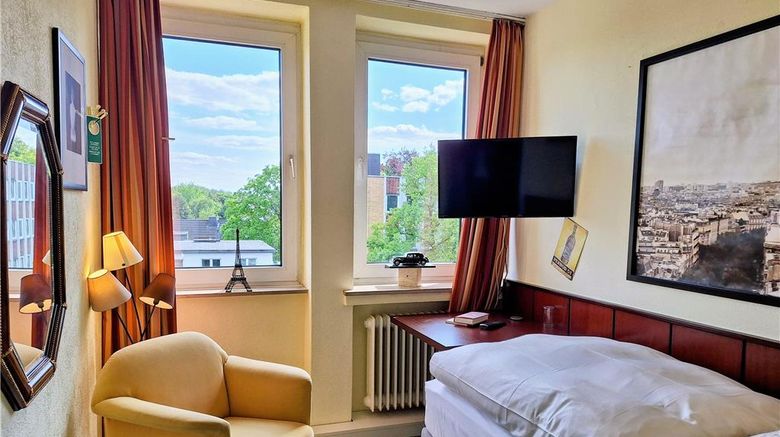 <b>Retro-Art-Hotel Luenen Room</b>. Images powered by <a href="https://iceportal.shijigroup.com/" title="IcePortal" target="_blank">IcePortal</a>.