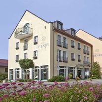 Hotel Henry