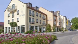 Hotel Henry