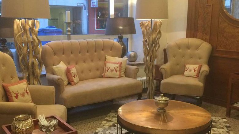 <b>Astor Hotel Lobby</b>. Images powered by <a href="https://iceportal.shijigroup.com/" title="IcePortal" target="_blank">IcePortal</a>.