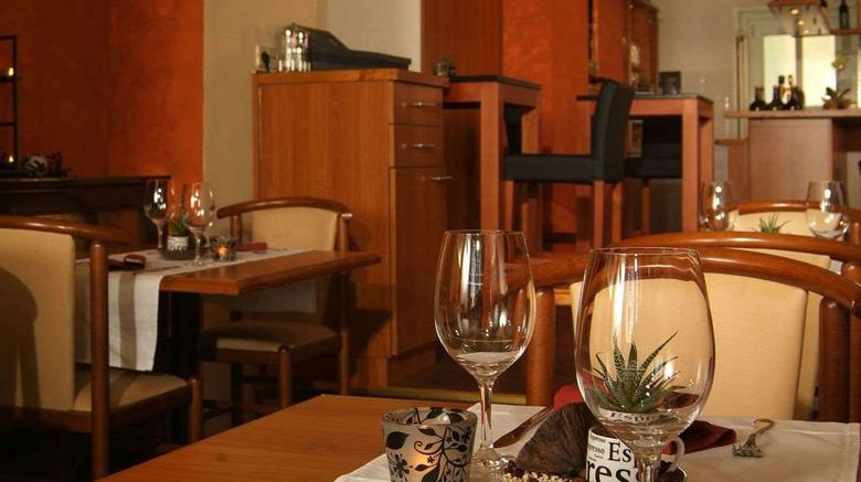 <b>Astor Hotel Restaurant</b>. Images powered by <a href="https://iceportal.shijigroup.com/" title="IcePortal" target="_blank">IcePortal</a>.