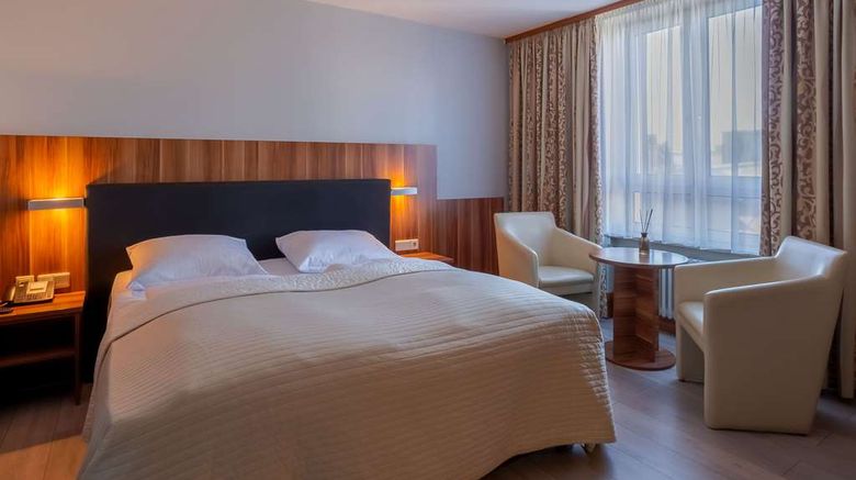 <b>Astor Hotel Room</b>. Images powered by <a href="https://iceportal.shijigroup.com/" title="IcePortal" target="_blank">IcePortal</a>.