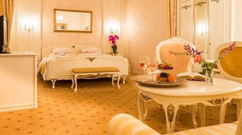 <b>Schlosshotel Roemischer Kaiser Wien Room</b>. Images powered by <a href="https://iceportal.shijigroup.com/" title="IcePortal" target="_blank">IcePortal</a>.