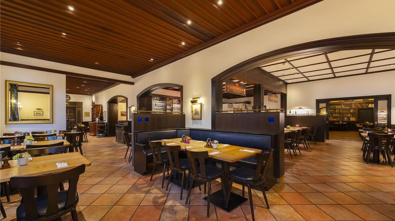 <b>Wienecke XI. Designhotel CongressCentrum Restaurant</b>. Images powered by <a href="https://iceportal.shijigroup.com/" title="IcePortal" target="_blank">IcePortal</a>.