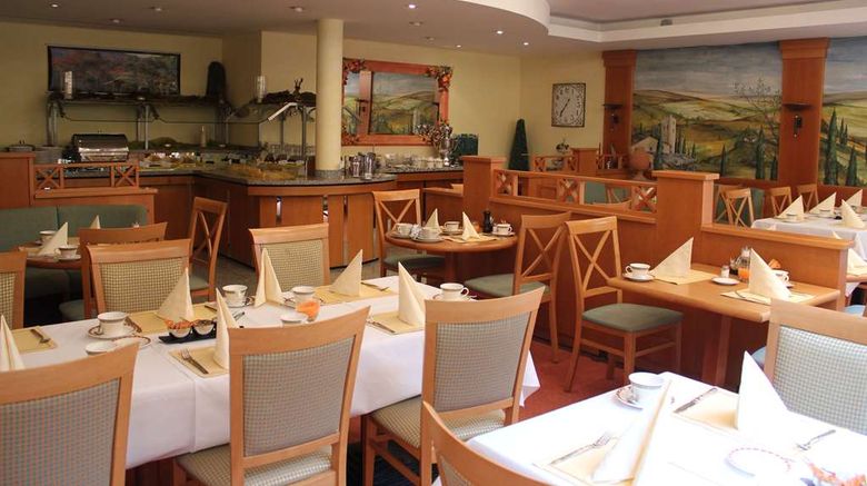 <b>Astralis Hotel Domizil Meeting</b>. Images powered by <a href="https://iceportal.shijigroup.com/" title="IcePortal" target="_blank">IcePortal</a>.