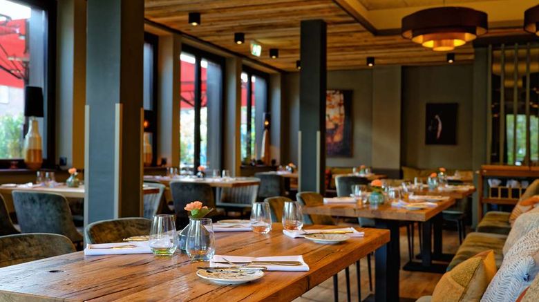 <b>Hotel Landgut Horn Restaurant</b>. Images powered by <a href="https://iceportal.shijigroup.com/" title="IcePortal" target="_blank">IcePortal</a>.