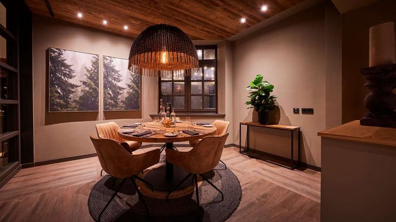 <b>Hotel Landgut Horn Restaurant</b>. Images powered by <a href="https://iceportal.shijigroup.com/" title="IcePortal" target="_blank">IcePortal</a>.
