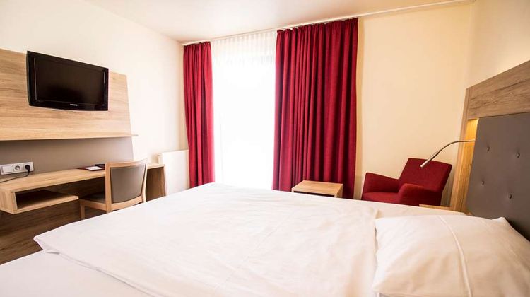 Arvena Park Hotel Room