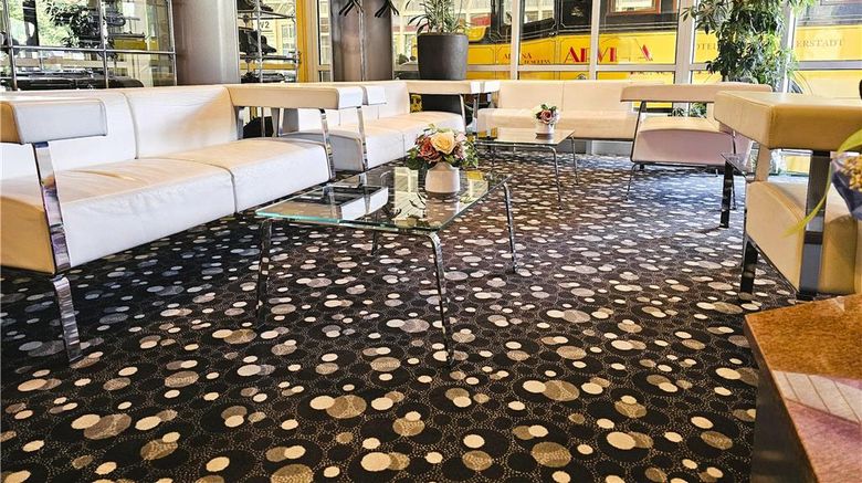 <b>Arvena Park Hotel Lobby</b>. Images powered by <a href="https://iceportal.shijigroup.com/" title="IcePortal" target="_blank">IcePortal</a>.