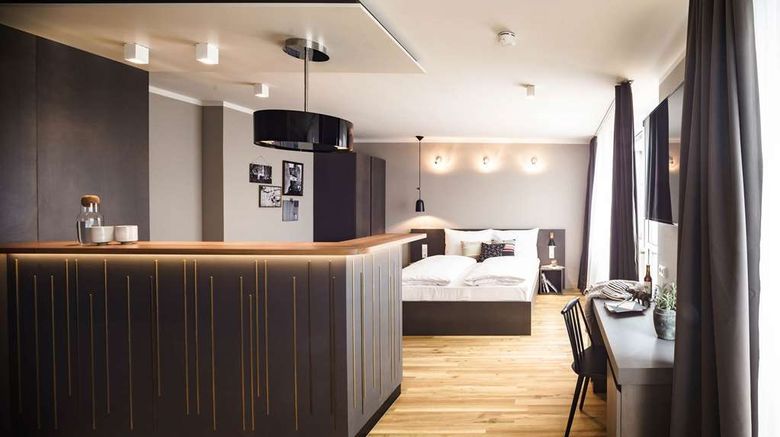 <b>BOLD Hotel Muenchen Zentrum Suite</b>. Images powered by <a href="https://iceportal.shijigroup.com/" title="IcePortal" target="_blank">IcePortal</a>.
