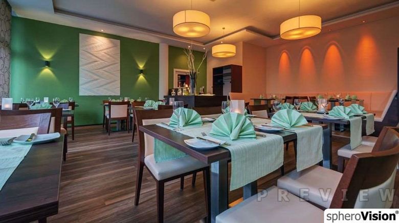 <b>City Hotel Reutlingen Restaurant</b>. Images powered by <a href="https://iceportal.shijigroup.com/" title="IcePortal" target="_blank">IcePortal</a>.