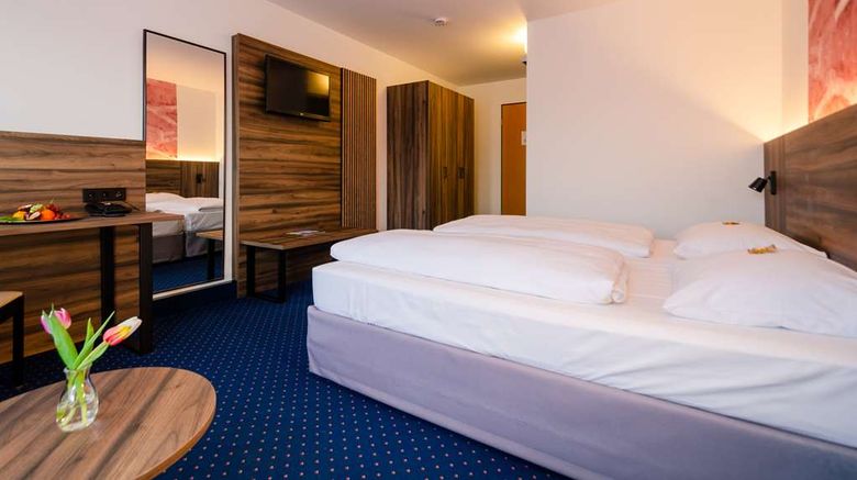 <b>City Hotel Reutlingen Room</b>. Images powered by <a href="https://iceportal.shijigroup.com/" title="IcePortal" target="_blank">IcePortal</a>.
