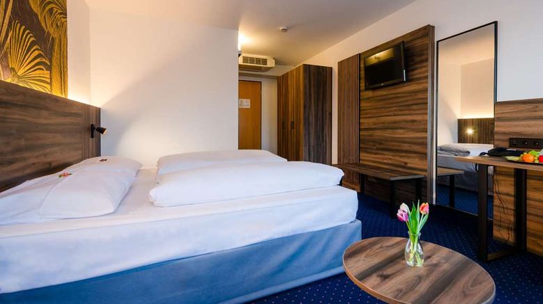 <b>City Hotel Reutlingen Room</b>. Images powered by <a href="https://iceportal.shijigroup.com/" title="IcePortal" target="_blank">IcePortal</a>.