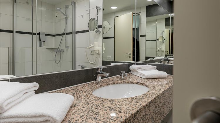 Globana Airport Hotel Room