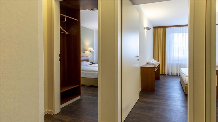 Globana Airport Hotel Room