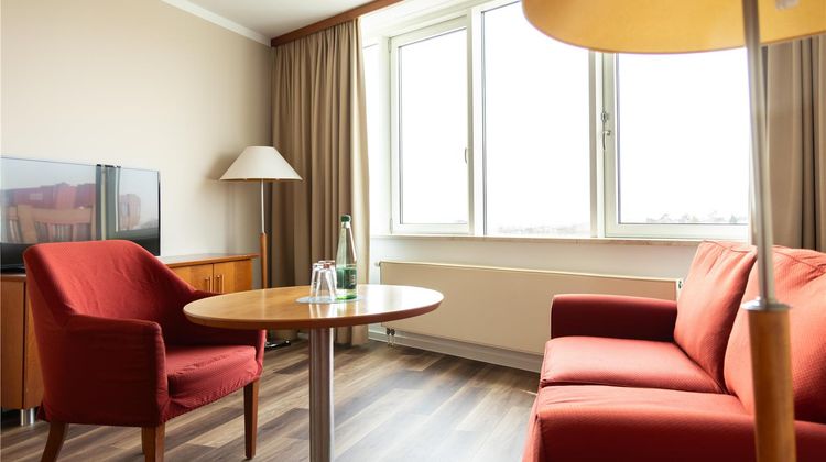 Globana Airport Hotel Suite