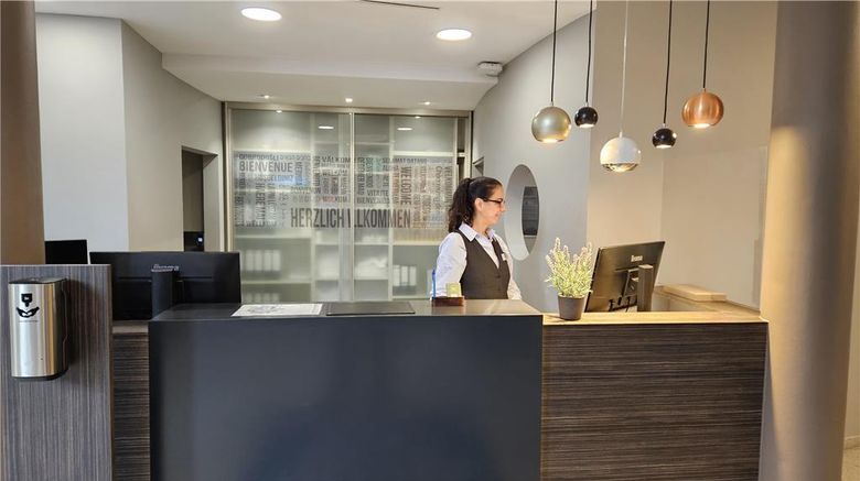 <b>Median Hotel Lobby</b>. Images powered by <a href="https://iceportal.shijigroup.com/" title="IcePortal" target="_blank">IcePortal</a>.