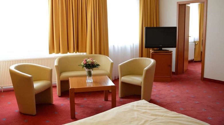 <b>Avalon Hotelpark Koenigshof Room</b>. Images powered by <a href="https://iceportal.shijigroup.com/" title="IcePortal" target="_blank">IcePortal</a>.