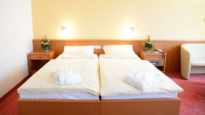 <b>Avalon Hotelpark Koenigshof Room</b>. Images powered by <a href="https://iceportal.shijigroup.com/" title="IcePortal" target="_blank">IcePortal</a>.