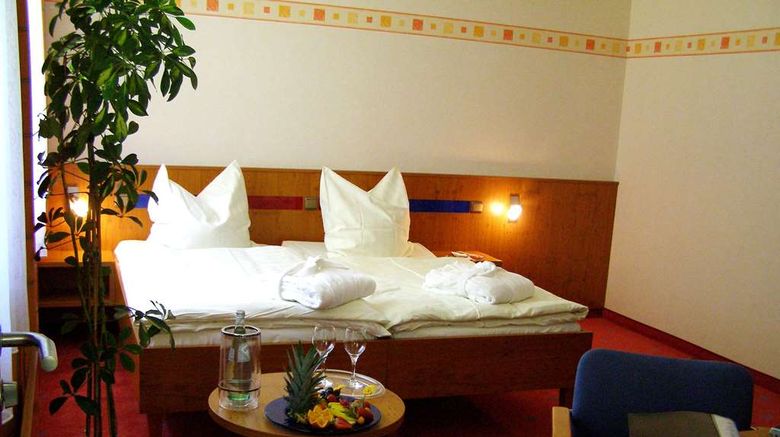 <b>Avalon Hotelpark Koenigshof Room</b>. Images powered by <a href="https://iceportal.shijigroup.com/" title="IcePortal" target="_blank">IcePortal</a>.
