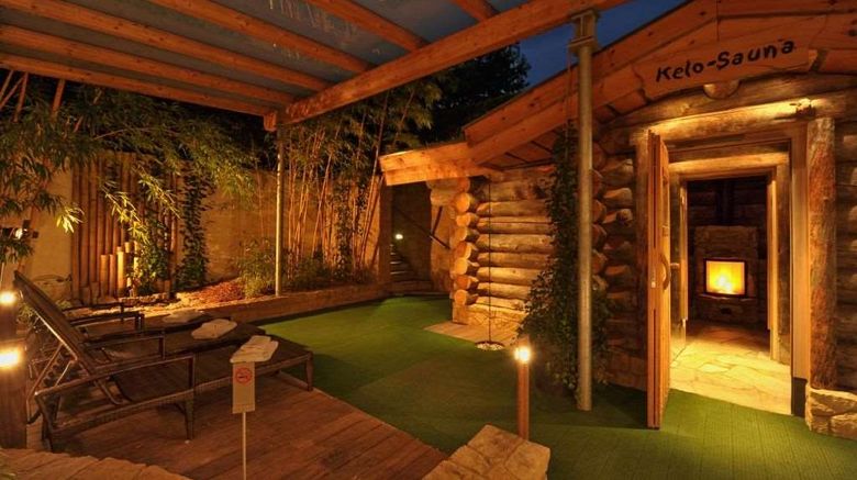 <b>Court Hotel Spa</b>. Images powered by <a href="https://iceportal.shijigroup.com/" title="IcePortal" target="_blank">IcePortal</a>.