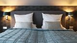 Court Hotel Suite