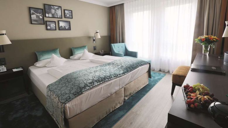 <b>Court Hotel Room</b>. Images powered by <a href="https://iceportal.shijigroup.com/" title="IcePortal" target="_blank">IcePortal</a>.