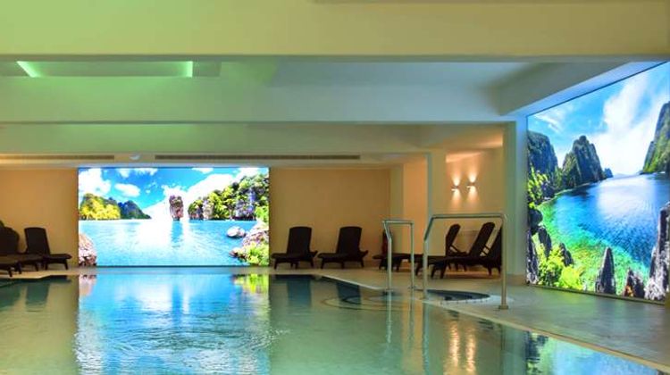 Court Hotel Pool