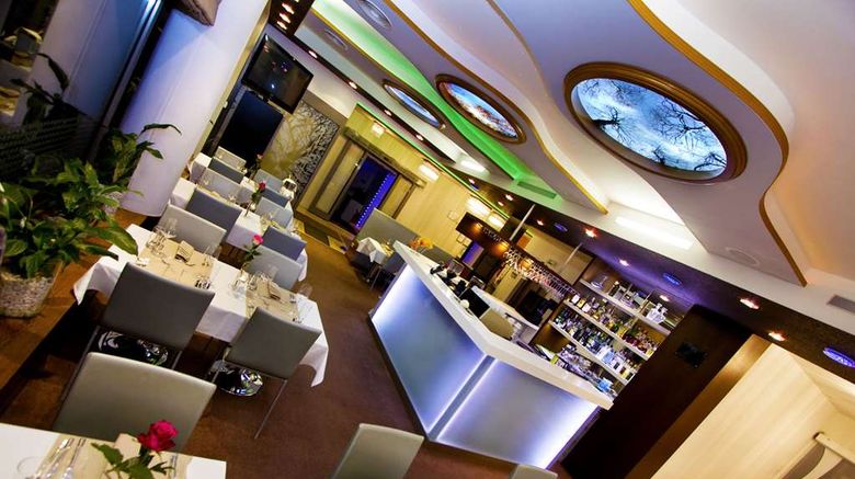 <b>Hotel Danubia Gate Restaurant</b>. Images powered by <a href="https://iceportal.shijigroup.com/" title="IcePortal" target="_blank">IcePortal</a>.