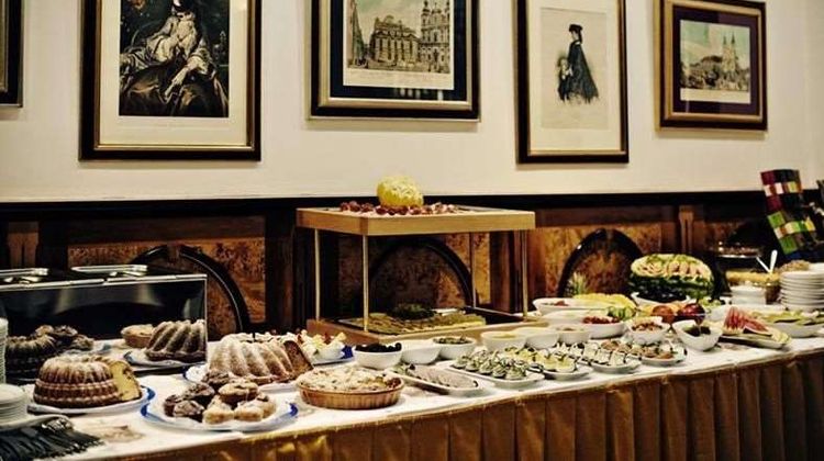 Hotel Royal Ricc Restaurant