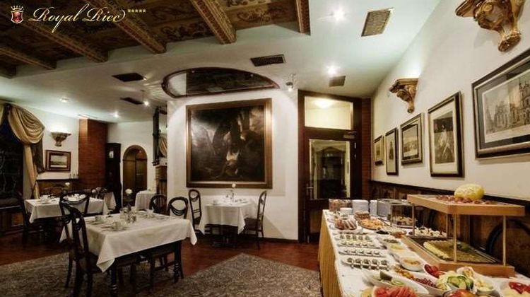 Hotel Royal Ricc Restaurant
