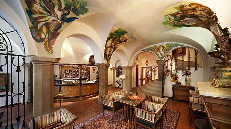Hotel Royal Ricc Lobby