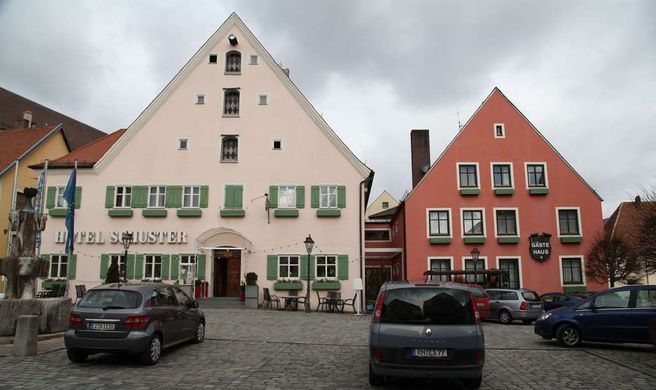 Schuster Hotel Exterior