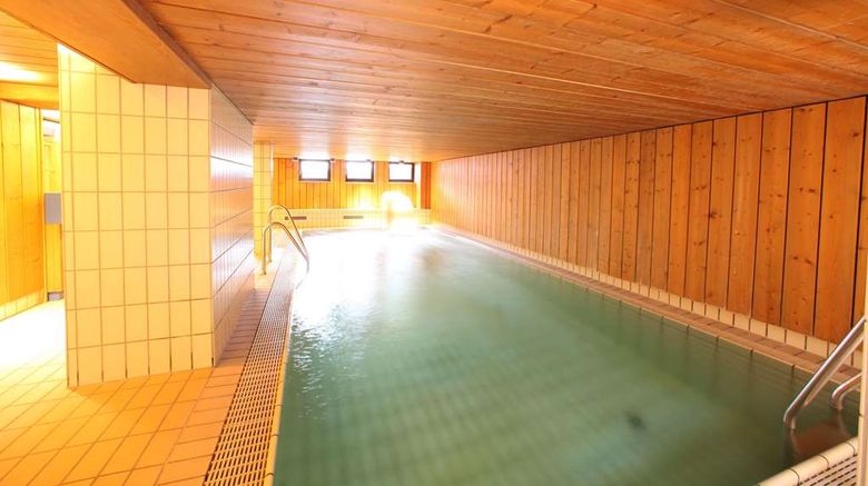 <b>Schuster Hotel Pool</b>. Images powered by <a href="https://iceportal.shijigroup.com/" title="IcePortal" target="_blank">IcePortal</a>.
