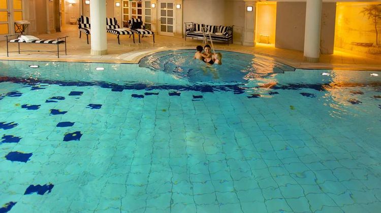 Louisa's Place Pool