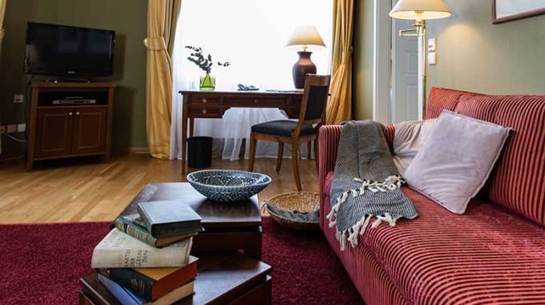 <b>Louisa's Place Suite</b>. Images powered by <a href="https://iceportal.shijigroup.com/" title="IcePortal" target="_blank">IcePortal</a>.