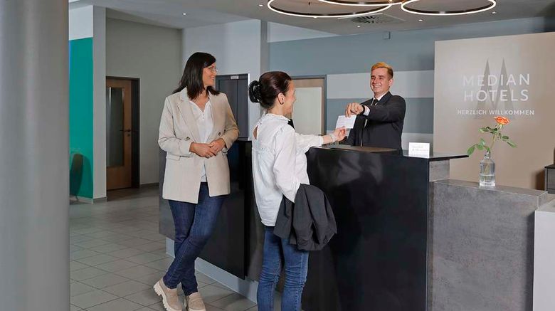 <b>Median Hotel Hannover Messe Lobby</b>. Images powered by <a href="https://iceportal.shijigroup.com/" title="IcePortal" target="_blank">IcePortal</a>.