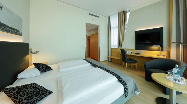 <b>Airporthotel Berlin Adlershof Room</b>. Images powered by <a href="https://iceportal.shijigroup.com/" title="IcePortal" target="_blank">IcePortal</a>.