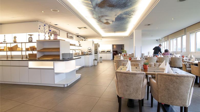 <b>Nautic Hotel Bremerhaven Restaurant</b>. Images powered by <a href="https://iceportal.shijigroup.com/" title="IcePortal" target="_blank">IcePortal</a>.