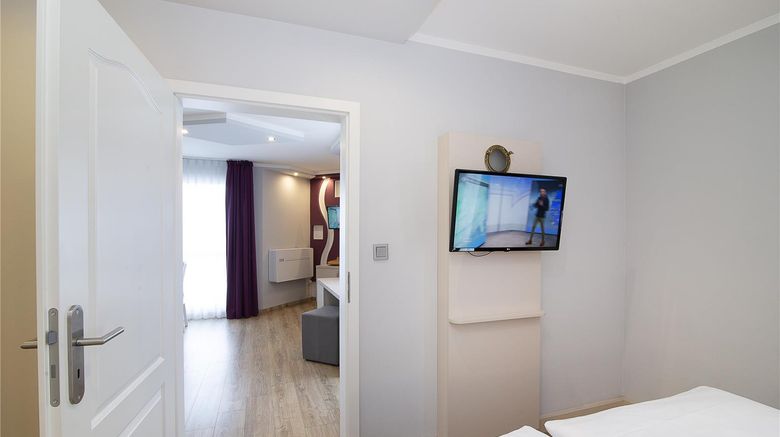 <b>Nautic Hotel Bremerhaven Suite</b>. Images powered by <a href="https://iceportal.shijigroup.com/" title="IcePortal" target="_blank">IcePortal</a>.