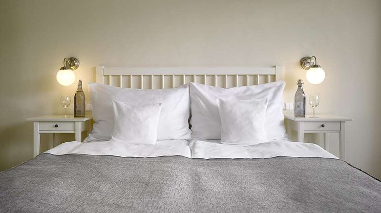 <b>Hotel La Romantica Room</b>. Images powered by <a href="https://iceportal.shijigroup.com/" title="IcePortal" target="_blank">IcePortal</a>.