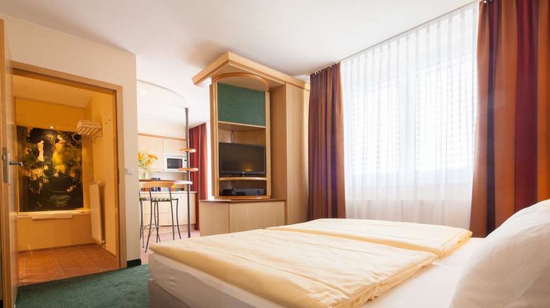 <b>Suite Hotel Leipzig Room</b>. Images powered by <a href="https://iceportal.shijigroup.com/" title="IcePortal" target="_blank">IcePortal</a>.