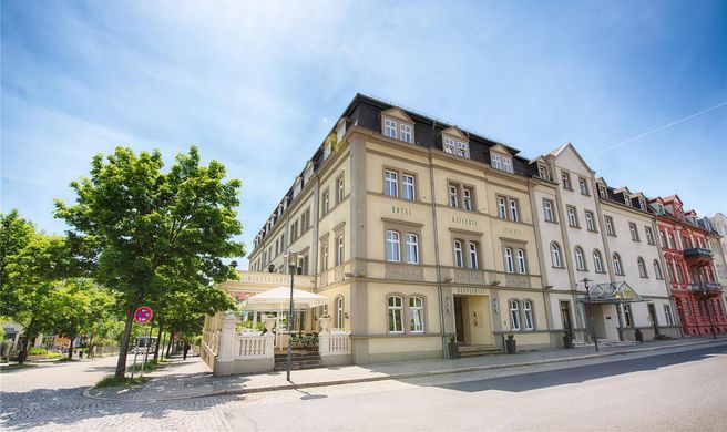 Hotel Kaiserin Augusta Exterior