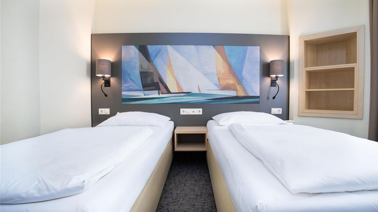 <b>Hotel Kaiserin Augusta Room</b>. Images powered by <a href="https://iceportal.shijigroup.com/" title="IcePortal" target="_blank">IcePortal</a>.