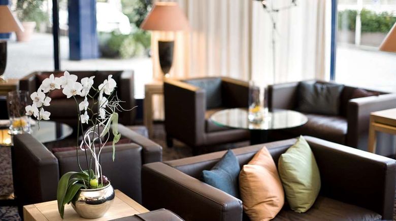 <b>Parkhotel Pforzheim Lobby</b>. Images powered by <a href="https://iceportal.shijigroup.com/" title="IcePortal" target="_blank">IcePortal</a>.