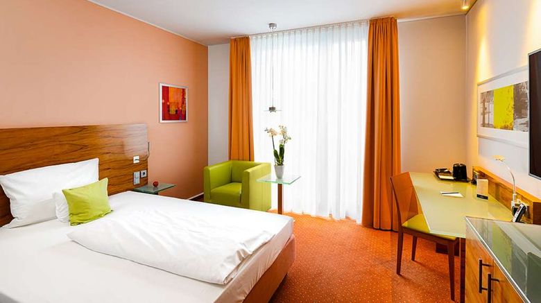 <b>Schlosshotel Hellenstein Room</b>. Images powered by <a href="https://iceportal.shijigroup.com/" title="IcePortal" target="_blank">IcePortal</a>.