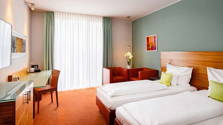<b>Schlosshotel Hellenstein Room</b>. Images powered by <a href="https://iceportal.shijigroup.com/" title="IcePortal" target="_blank">IcePortal</a>.